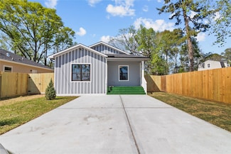 909 Nevell St, Cleveland, TX 77327