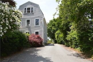 1028 E Main Rd, Portsmouth, RI 02871