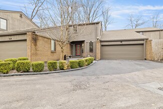 1635 Coppertree Ln, Columbus, OH 43232
