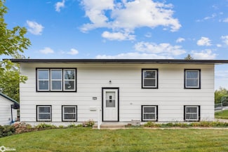 1210 Glenwood Terrace, Marshalltown, IA 50158