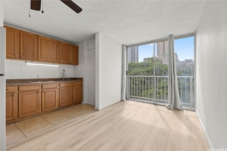 249 Kapili St Unit 403, Honolulu, HI 96815