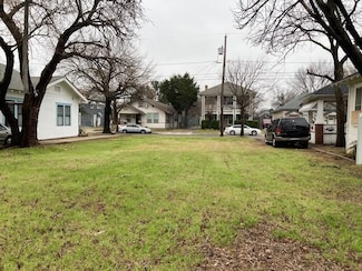 817 Centre St, Dallas, TX 75208