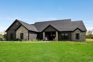 12753 Brandon Rd, Churubusco, IN 46723