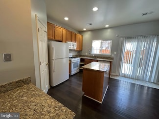2423 Dew Meadow Ct, Herndon, VA 20171