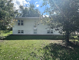 213 Eastwood St, Higbee, MO 65257