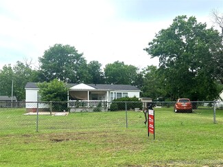 105 Charles St, Dewar, OK 74431