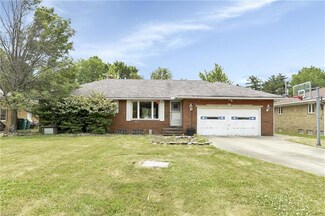 886 Nemet Dr, Seven Hills, OH 44131