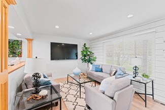 12147 Torrey Rd, Fenton, MI 48430