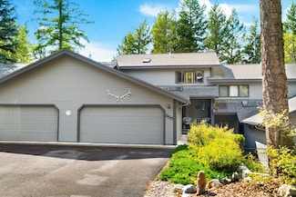 855 Saint Andrews Dr, Columbia Falls, MT 59912