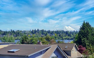 911 N 72nd St, Seattle, WA 98103