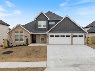 451 Silverview Ave, Centerton, AR 72719