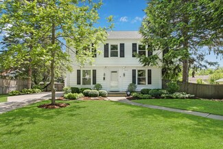 525 Whitney Ave, Winthrop Harbor, IL 60096