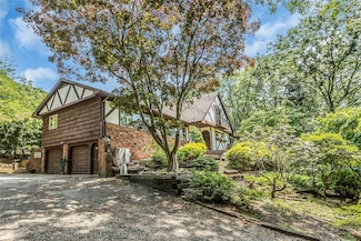 188 Bagatelle Rd, Melville, NY 11747