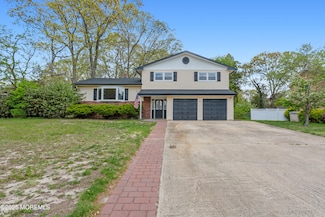 883 Astoria Dr, Toms River, NJ 08753