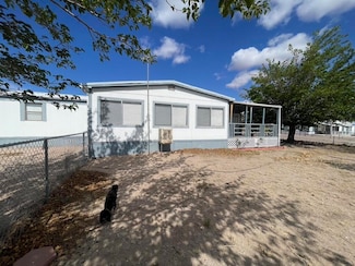 106 Yucca Dr, Elephant Butte, NM 87935