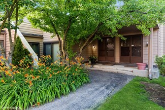 3341 Beacon St Unit 32, North Chicago, IL 60064