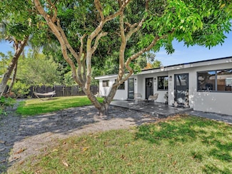 970 NE 38th St, Oakland Park, FL 33334