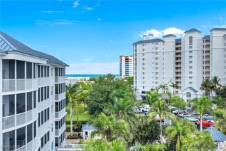 460 Launch Cir Unit Penthouse 01, Naples, FL 34108