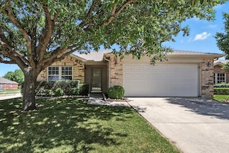 8801 King Ranch Dr, Crossroads, TX 76227