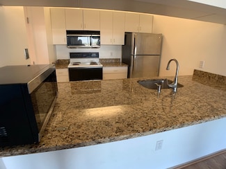 100 W Squantum St Unit 605, Quincy, MA 02171
