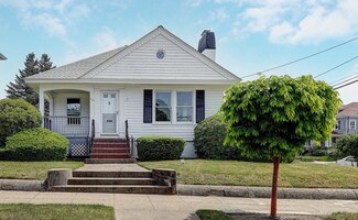 525 Academy Ave, Providence, RI 02908