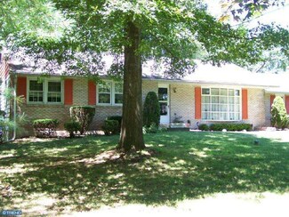 5093 Mclean Station Rd, Green Lane, PA 18054