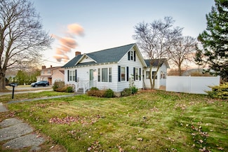 205 Market St, Amesbury, MA 01913