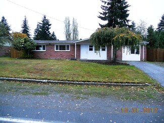 305 S 199th St, Des Moines, WA 98148