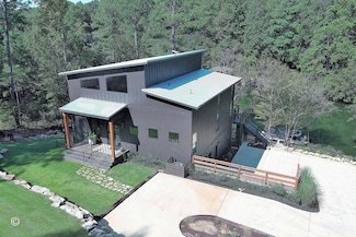 299 Coldiviees Rd, Hamilton, GA 31811