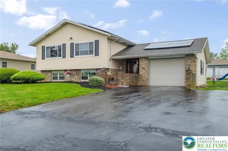 1154 Sunrise Ln, Slatington, PA 18080