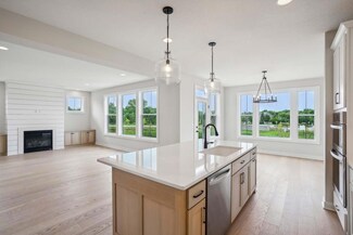 10385 Shadyview Ln N, Maple Grove, MN 55311