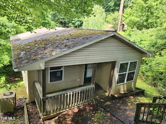 120 Ray Cir, Richlands, VA 24641