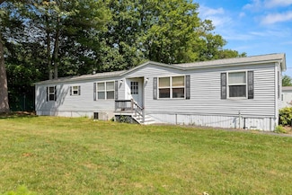 125 Whip-Poor-will St, Seabrook, NH 03874