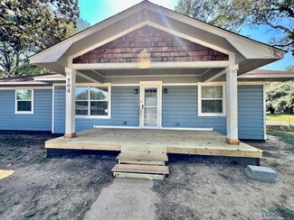 704 Leach St, Kilgore, TX 75662