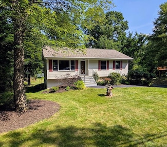 126 S Vacation Dr, Wappingers Falls, NY 12590