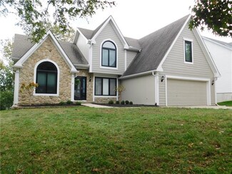 705 S Bittersweet Ct, Lansing, KS 66043