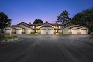 8127 S Legend Dr Unit D, Franklin, WI 53132