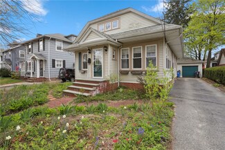 90 Park Ave, Cranston, RI 02905