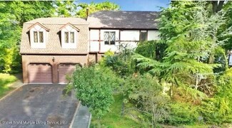 2 Johanna Ln, Staten Island, NY 10309