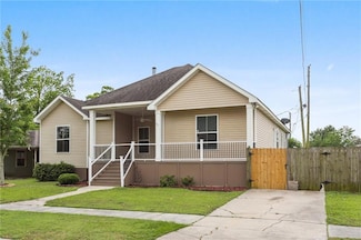 204 Doerr Dr, Arabi, LA 70032