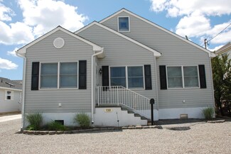 130 Elizabeth Ave, Lavallette, NJ 08735