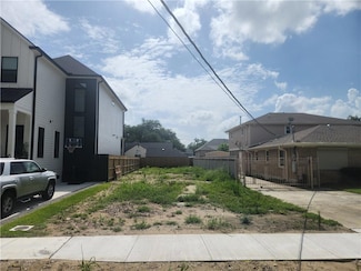 1853 Pratt Dr, New Orleans, LA 70122
