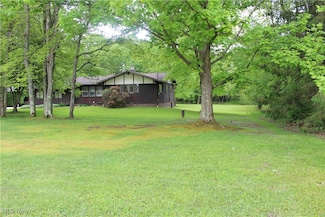 666 E Windsor Rd, Orwell, OH 44076