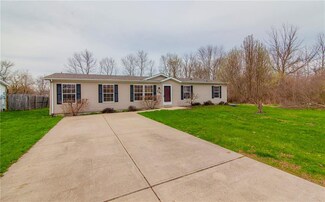 131 Pleasant Run Dr, Markleville, IN 46056