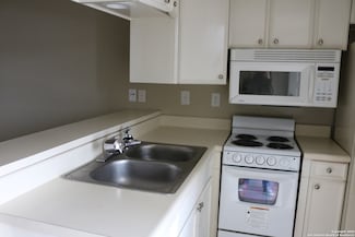 66 Brees Blvd, San Antonio, TX 78209