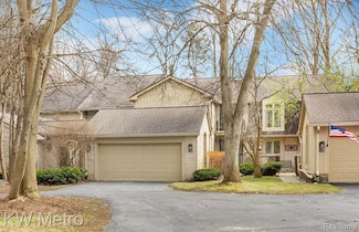1218 S Timberview Trail, Bloomfield Hills, MI 48304