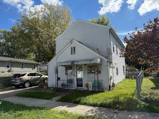 1274 Auburn Ave, Barberton, OH 44203