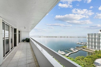 1627 Brickell Ave Unit 1806, Miami, FL 33129