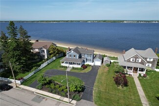 87 Terrace Ave, Riverside, RI 02915