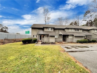 3048 Laurel Springs Dr, Greensboro, NC 27410